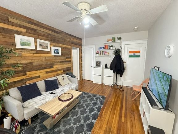 2nd image of 130 Sutherland Rd APT 7