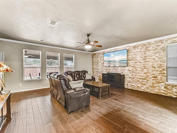 5th image of 14618 Fir Knoll Way