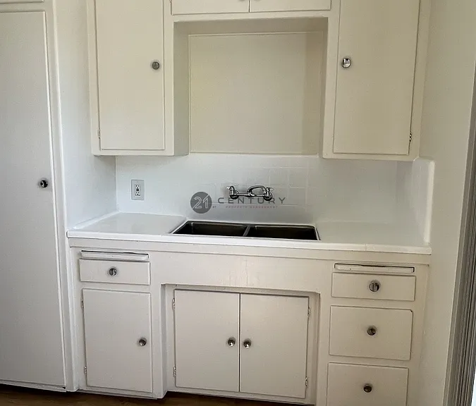 3355 Independence Ave #3355D — Photo 5