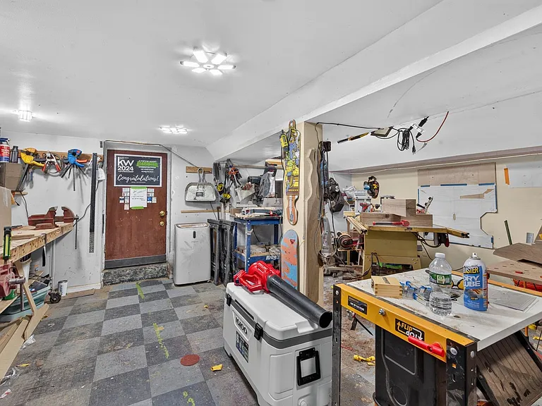 166 Woodridge St #1 — Photo 15