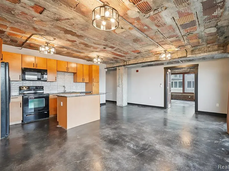 2915 John R St #502 — Photo 6