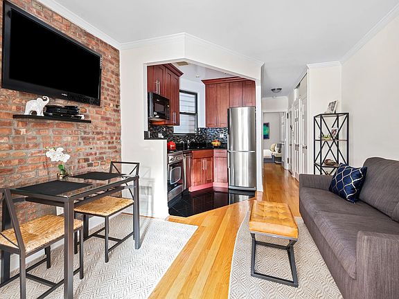 2nd image of 208 E 84th St APT 3B