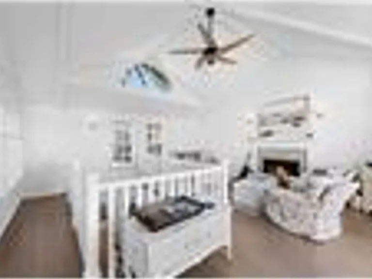 1855 Glenneyre St — Photo 29