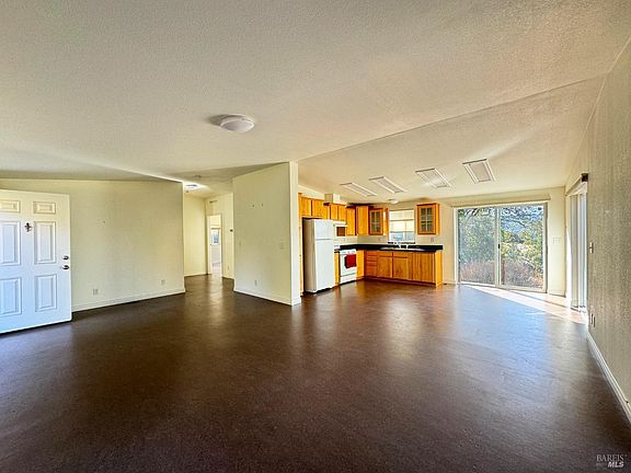 5th image of 11781 E Side Potter Valley Road