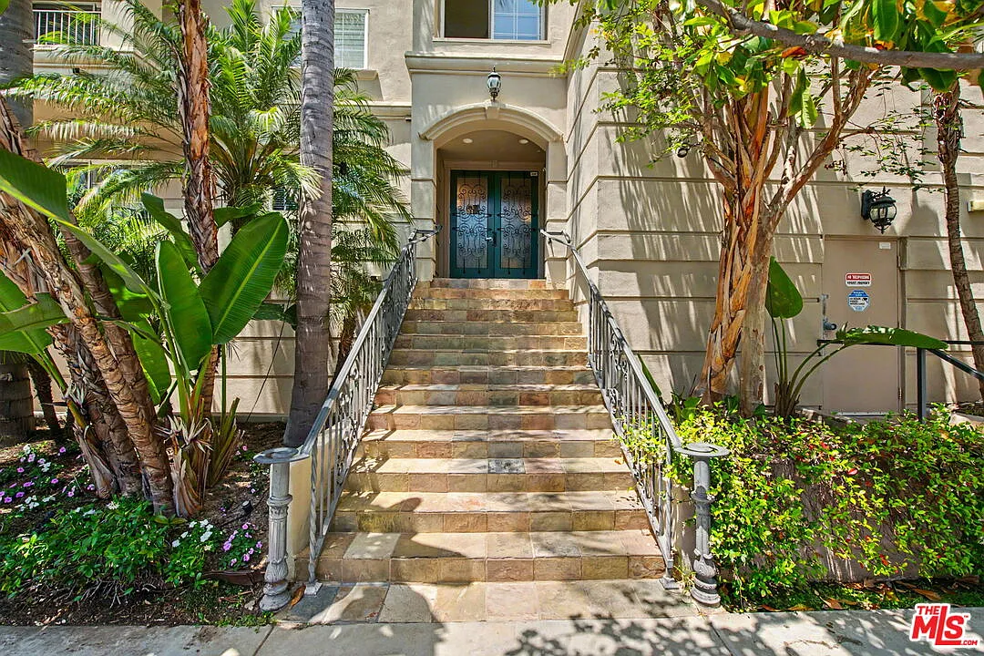 Building Photo - 1830 Pelham Ave #101