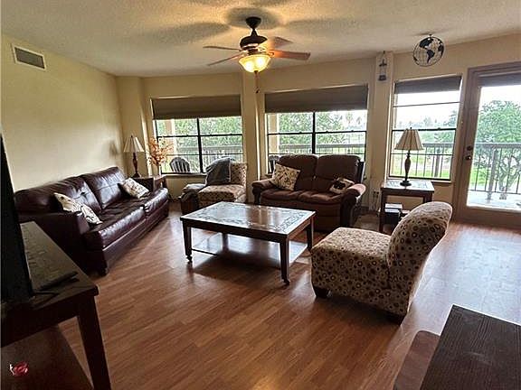 5th image of 2900 Ashley Dr APT 303