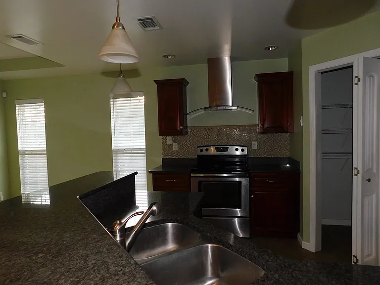 3498 Butler Woods Dr — Photo 8