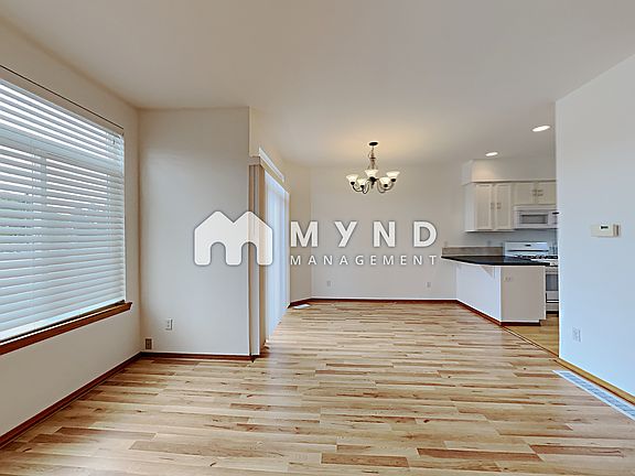 5th image of 11326 25th Ave NE APT B