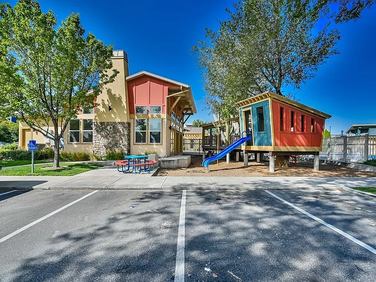 11216 S Summer Heights Dr W — Photo 31