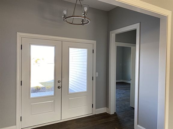 2nd image of 2953 Laredo Dr