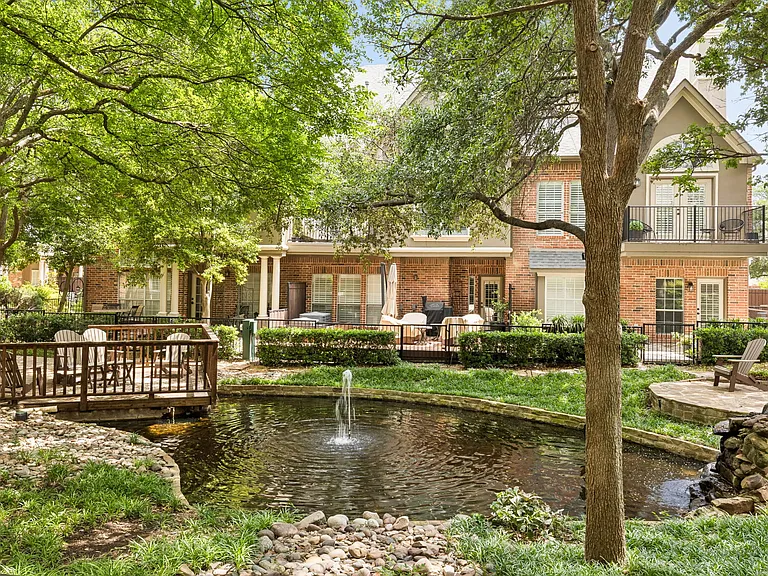 4147 Towne Green Cir — Photo 29