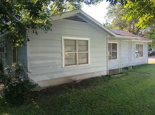 1003 S Wine St, Gainesville, TX 76240