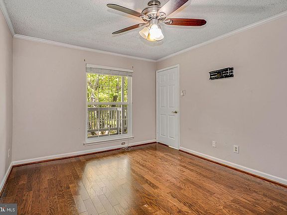3rd image of 1513 Lincoln Way APT 304