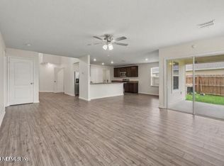 5944 CROSBY LAKE Way E, Macclenny, FL 32063