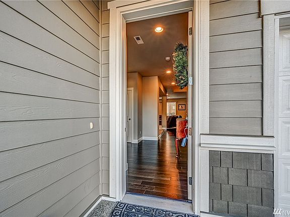 2nd image of 8420 75th St NE
