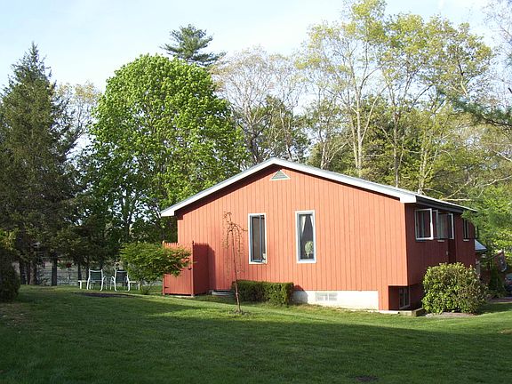 5th image of 28 Darby Dr
