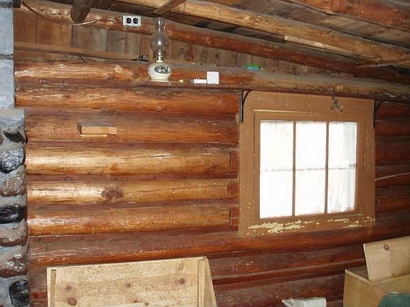 original room/1925 logs