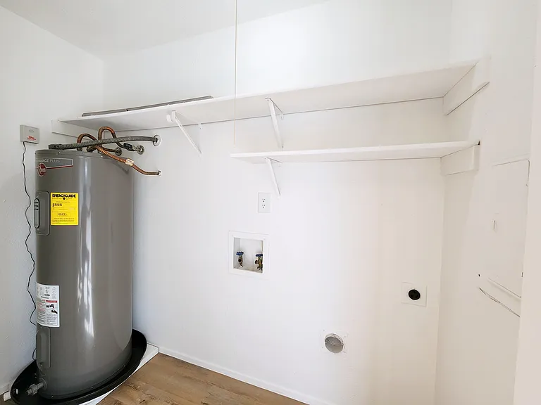 5541 Ragan Dr — Photo 10