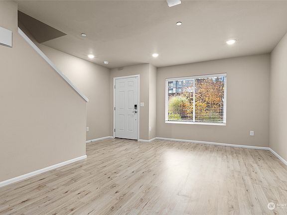 4th image of 17422 118th Avenue Ct E #A