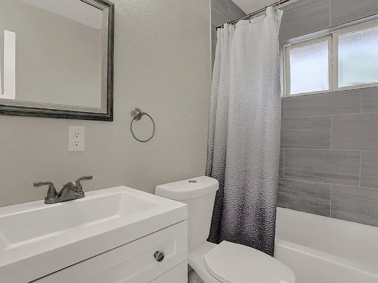 817 Westmoor Dr — Photo 20