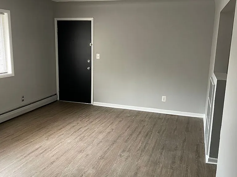 649 Maple Rd — Photo 5