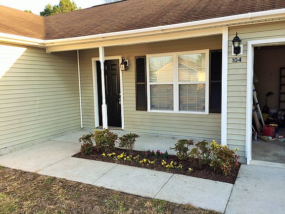 2nd image of 104 Lariat Ln