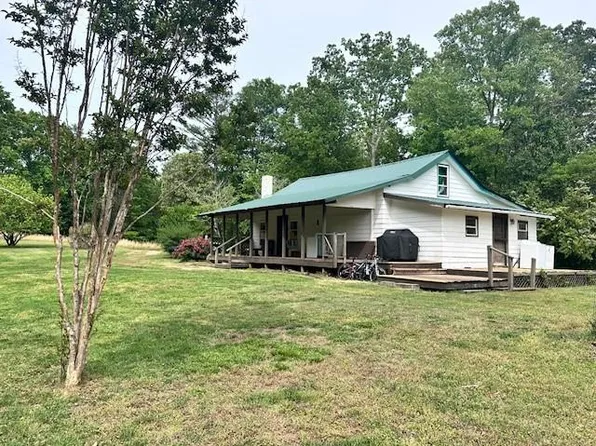 277 Jerry Ayers Rd, Murrayville, GA 30564