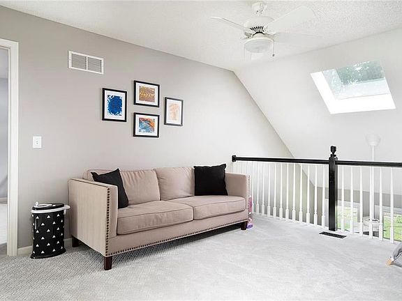 5th image of 10421 W 131st St