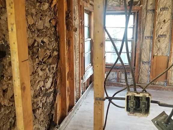 3rd image of 38 N Hill St