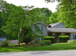 4005 Sedgewood Ln, Greensboro, NC 27407
