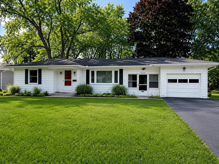 31 Ranch Village Ln — Photo 1