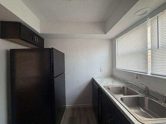 4th image of 9930 Buckingham Rd #108