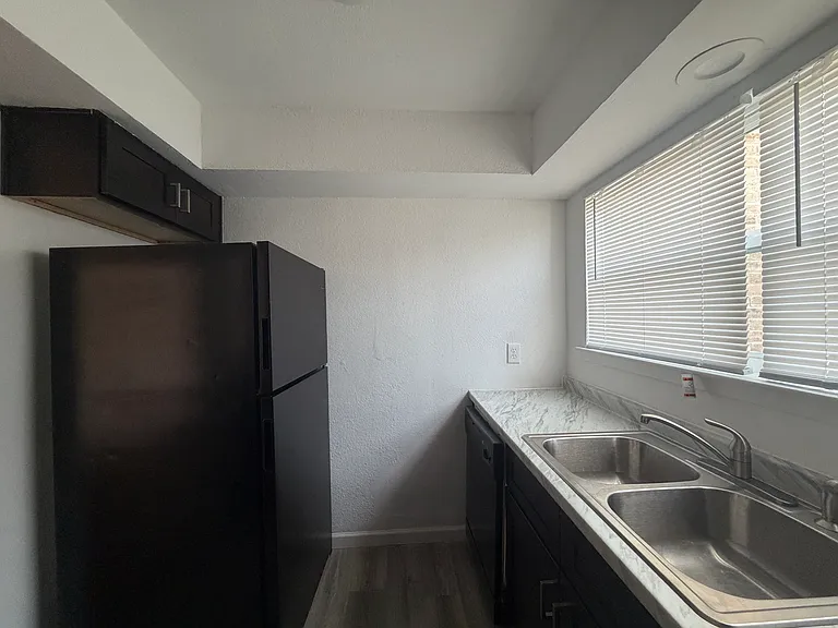 9930 Buckingham Rd #108 — Photo 4