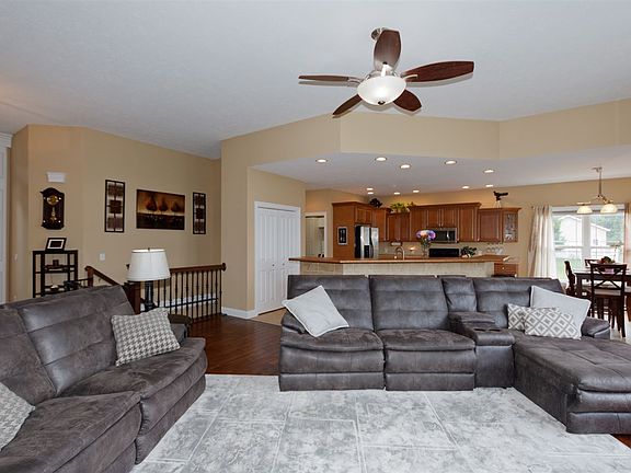 4th image of 6319 W Croyden Ave