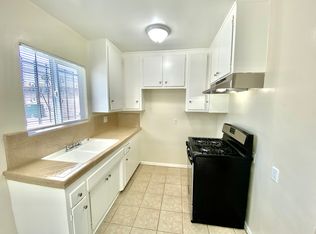 1579 Chestnut Ave, Long Beach, CA 90813