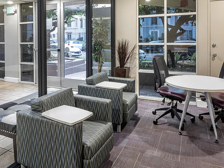 Essex Properties at Miracle Mile — Photo 19