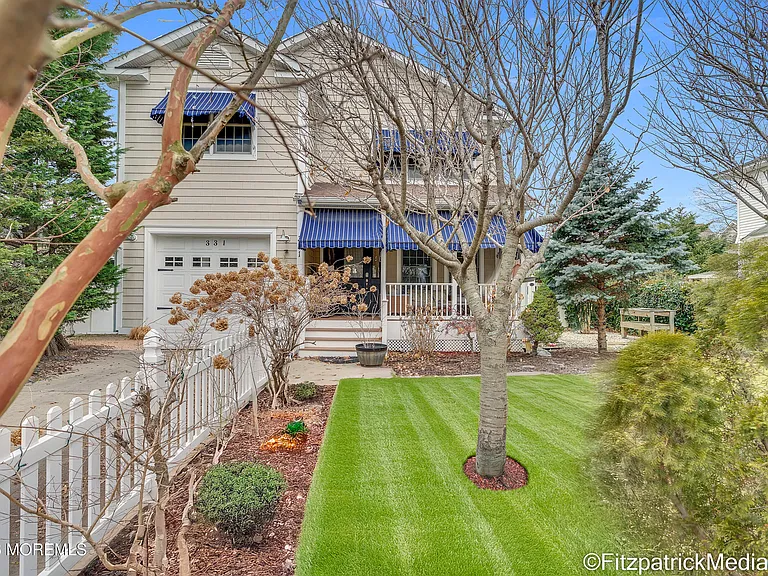 331 Richmond Ave — Photo 3
