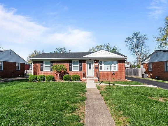 2nd image of 3620 Hawthorne Dr