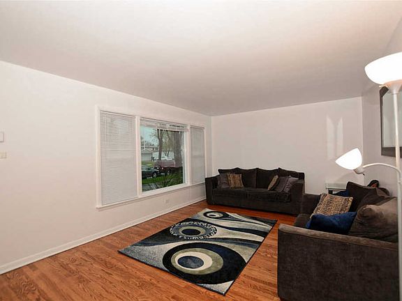 3rd image of 67 E Glengate Ave