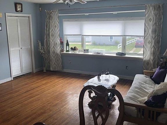 5th image of 105 Bartram Ln