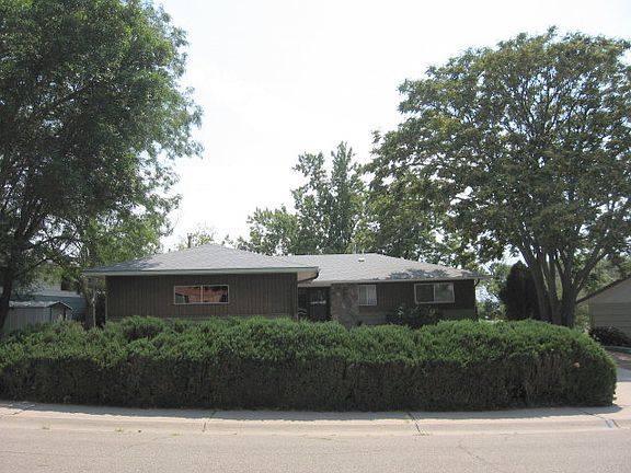 2nd image of 14 Bruce Ln