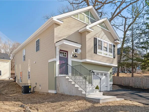 814 Elm St, Woonsocket, RI 02895