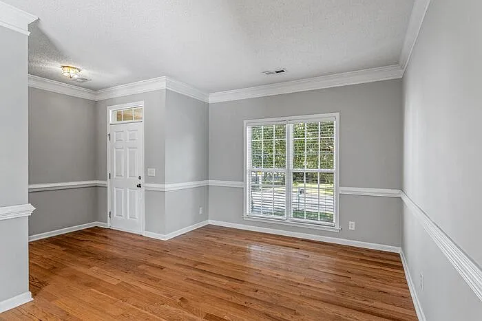 3 bed, 2.5 bath, 1950 sqft, $1,900 — Photo 3
