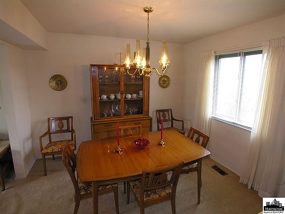 4th image of 4 Dickson Ln