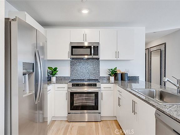 3rd image of 7518 Vassar Ave