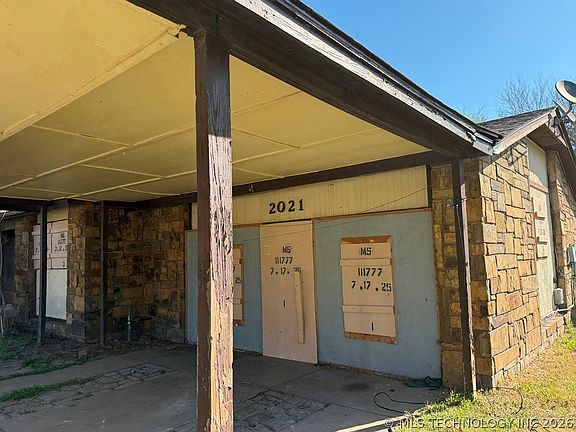 4th image of 2021 N Frankfort Pl