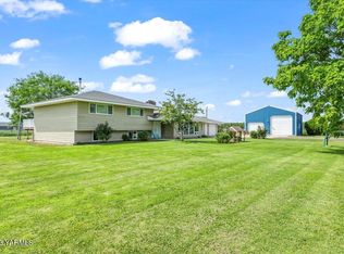 5810 Ashue Rd, Wapato, WA 98951