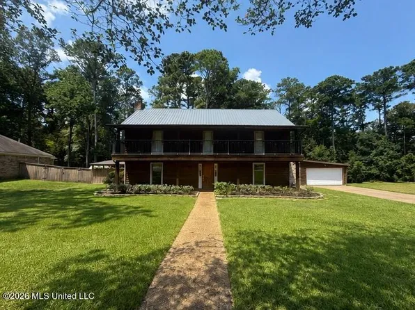 200 Stonington Dr, Brandon, MS 39047