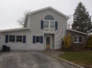 32 Eagle St, Selden, NY 11784