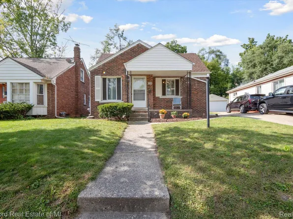 1038 Canterbury Dr, Pontiac, MI 48341